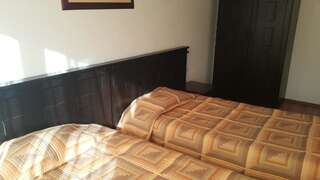 Отель Hotel Via Trayana Бели-Осым Двухместный номер с 2 отдельными кроватями (для 2 взрослых и 1 ребенка)-17